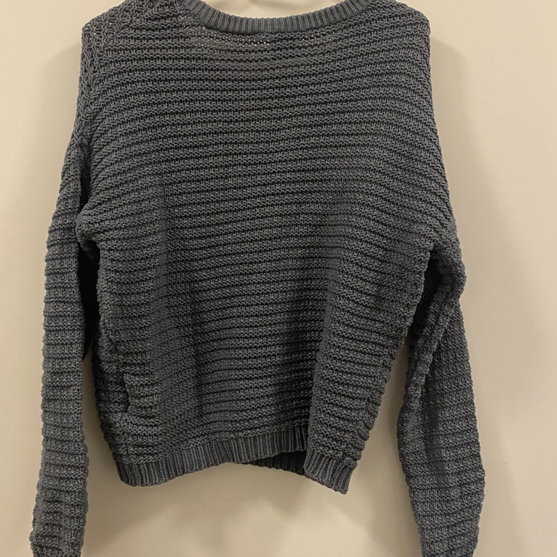 Blå stickad tröja  - 91