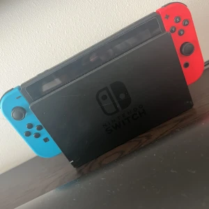Nitendo switch - Nitendo Switch köpt sommaren 2022 typ helt ny Kvitto finns och väska
