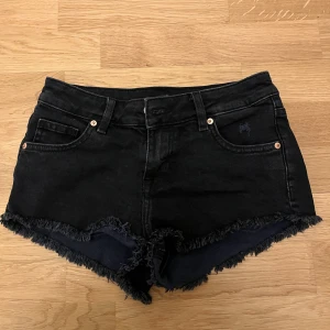 Jeans shorts - Supersöta svarta jeansshorts från hm💗
