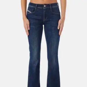 Diesel jeans som aldrig är använda. Köpta för ca 1600kr. 
