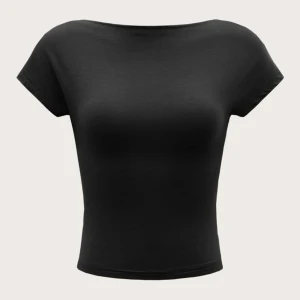 Tröja med öppen rygg  - Säljer då den inte kommit till användning 