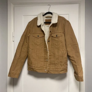Levis Jacka - Levis sherpajacka i congac strl. S Herr