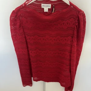 Spetstopp/ spetsblus - Spetstopp/spetsblus ifrån lindex. Testad och oanvänd. Storlek small ❤️🔥