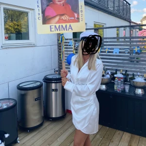 Studentklänning - Säljer min fina studentklänning från Zara i storlek S💖använd bara en gång!