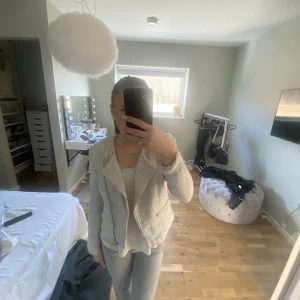 Cargian  - Säljer denna söta cargen från HM men det finns inte längre💗