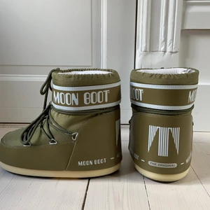 Moon Boots - Helt nya, super snygga Moon Boots. Påse/orginal förpackning finns kvar. Köpta för 1 350kr säljer för 800kr.💋Hör gärna av dig om frågor eller funderingar💋