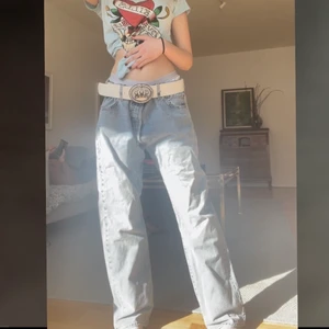 Levis Jeans - helt oanvända Levis jeans köpta streetlab i malmö som tyvärr inte kommer till användning, nypris var 950 💞 (jag är 165 för preferens)
