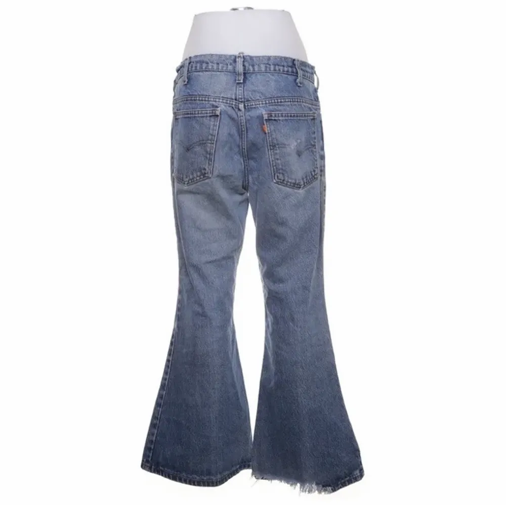 Skitsnygga bootcut jeans från Levi’s! Skriv för fler bilder. Möts i Stockholm, annars står köparen för frakt.. Jeans & Byxor.