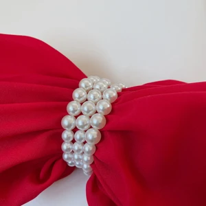 pärlarmband - En armband kostar 89kr om du köper tre stycken betalar du istället 199kr. Kunden står för frakten