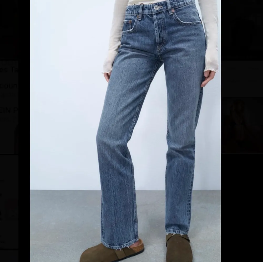 Säljer dessa skitsnygga jeans, älskar dom! Men tyvärr för korta :( . Jeans & Byxor.