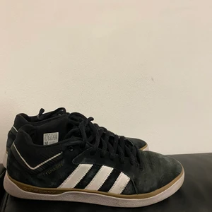 Adidas Tyshawn jones - Dom har blitt 