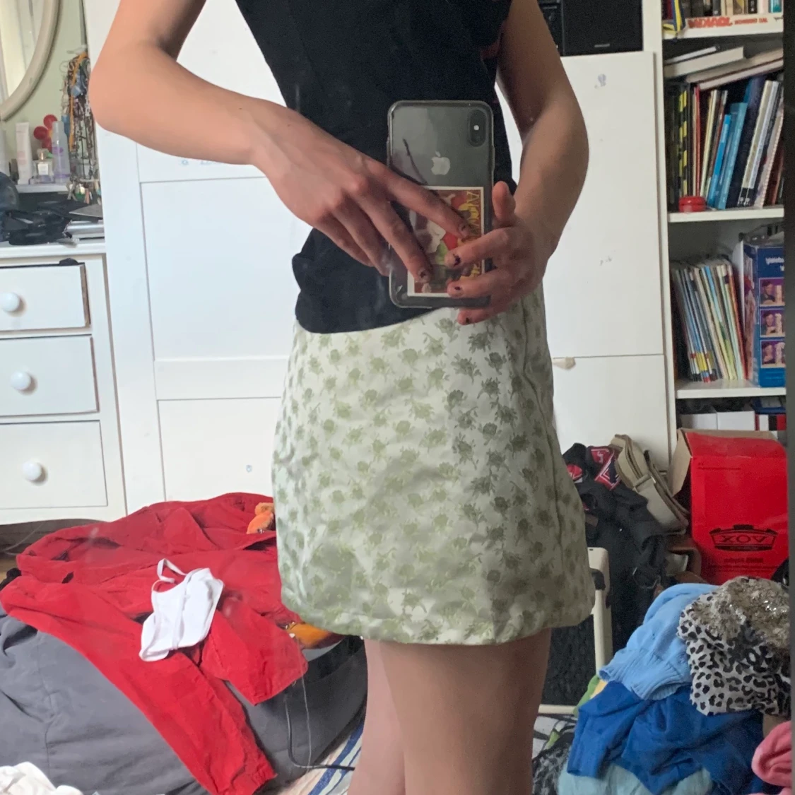 Grön kjol med blommönster - 91