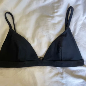 Bikini topp - Svart bikinitopp, sparsamt använd  
