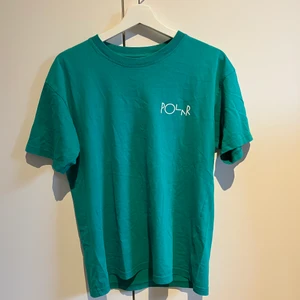 Polar Skate Co tshirt (xs) - Polar tshirt storlek xs men sitter mer som s. Se bilder för skick, trycket har spruckit lite på baksidan 