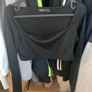 Boohoo topp - Strl S. Oanvänd och felfritt. Frakt 15kr