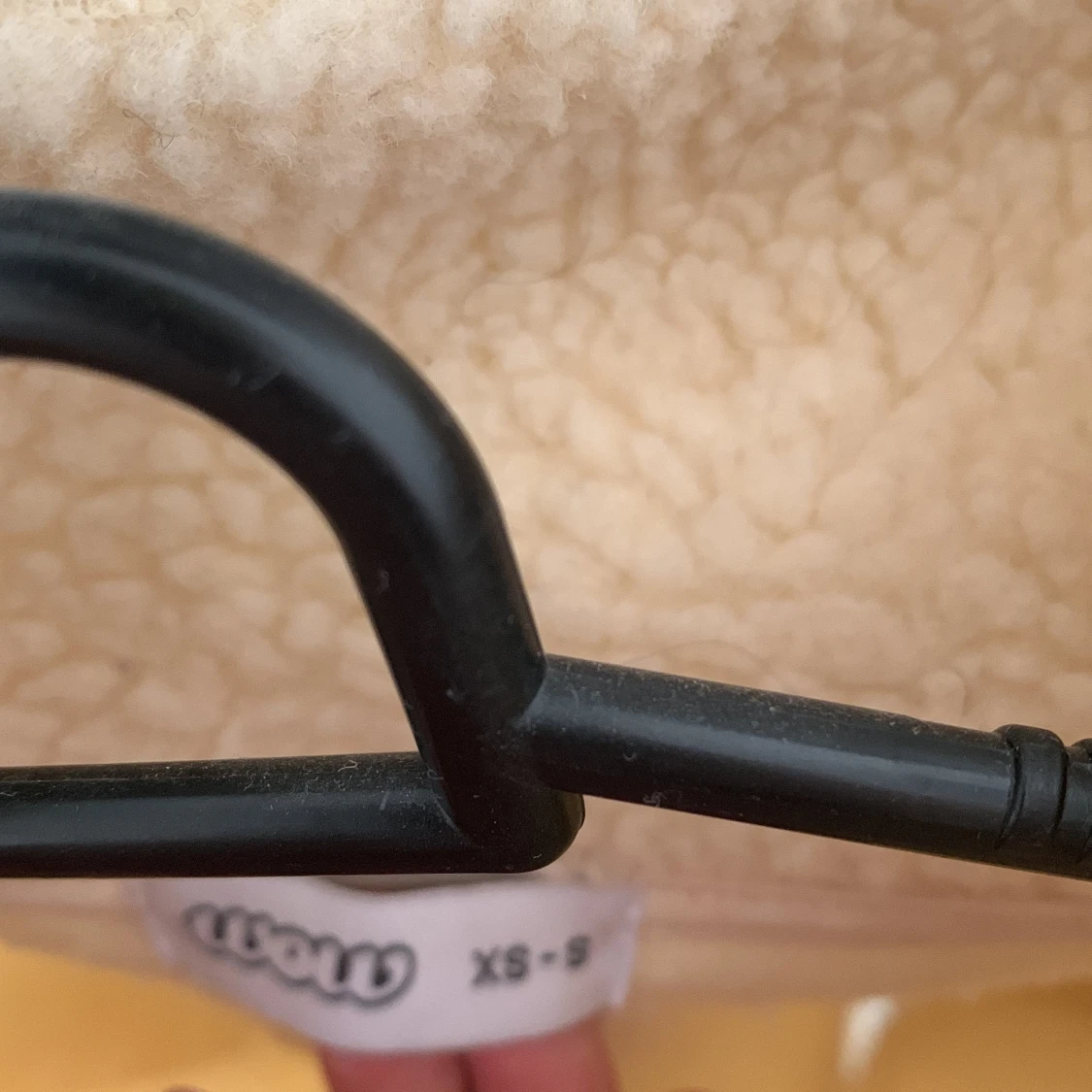 Fluffig långärmad tröja med lång krage - 90