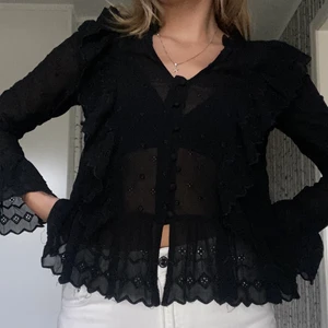 Svart blus från H&M - Storlek 36