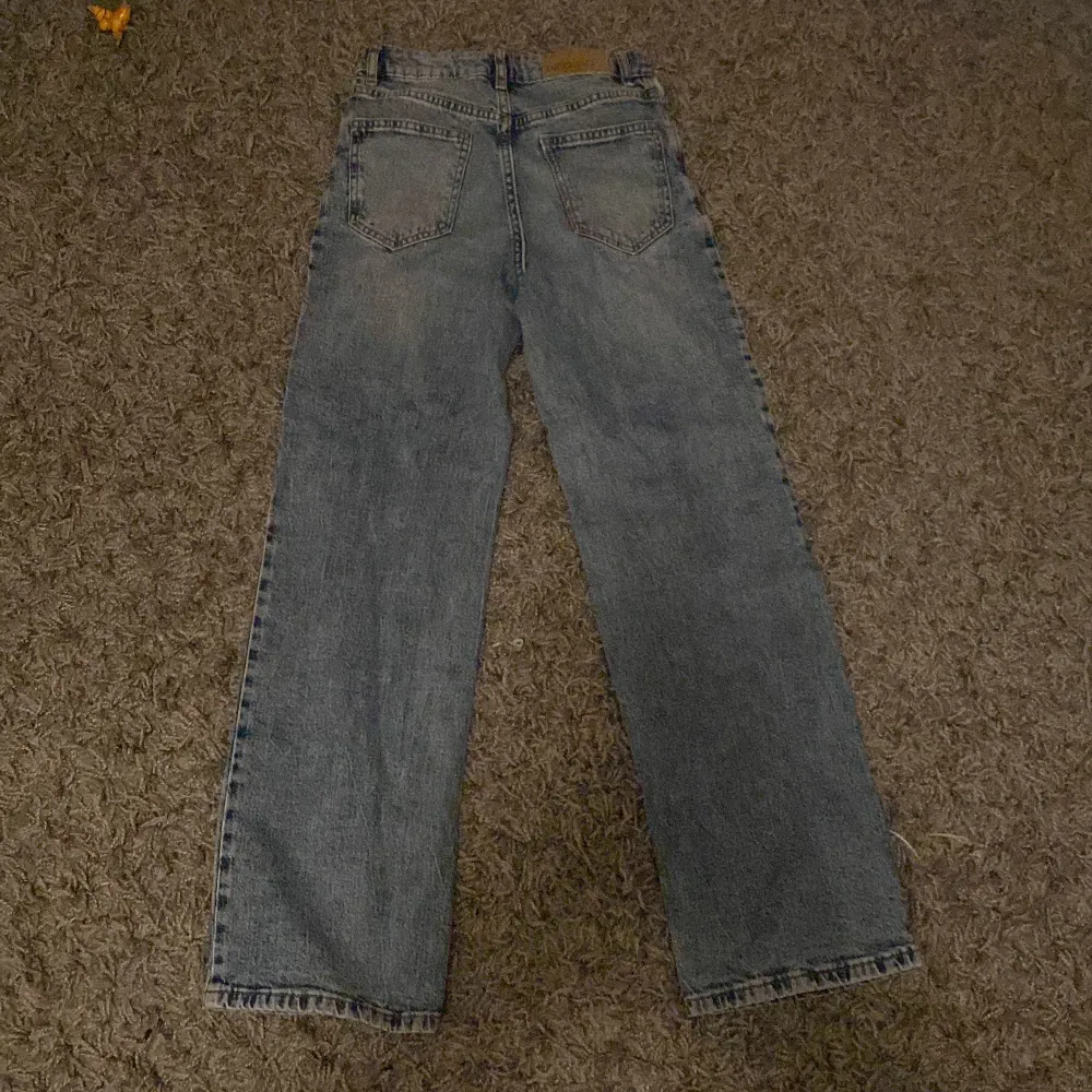 Storlek 140 (9-10 år). Jeans & Byxor.