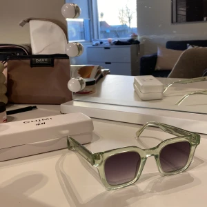 Chimiglasögon - Säljer dessa coola chimis, säljs inte längre o e använda ett fåtal gånger💕 box och puttningsduk medföljer också