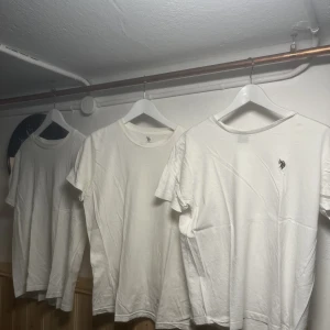 3st vitatröjor - Ta alla för 200