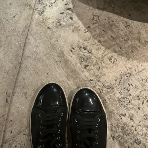 Lanvin  - Tja säljer mina lanvin. Kan gå ner i pris vid snabb affär. Uk 7 storlek 43