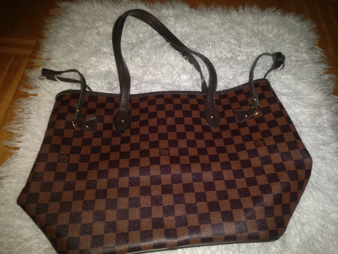 L.V handbag  - 90