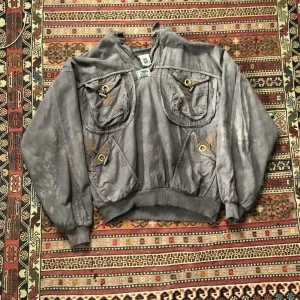 cool jacka/tröja - lite odefinierbart plag, typ en tjock tröja sjukt najs passform