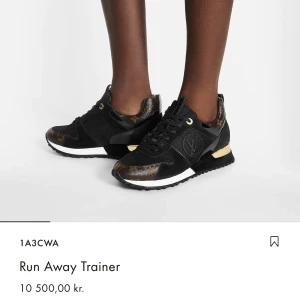 Louis vuitton - Säljer dessa för de kommer inte till användning. Dem är använda upp till 5 gånger. 