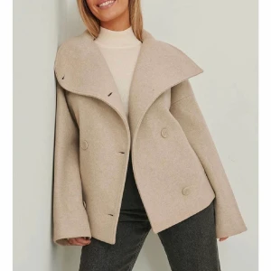 Nakd jacka - Slutsåld jacka från nakd💞 köpt förra våren och är i jättefint skick😃 nypris 1200kr