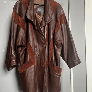 Oversized jacka - Otroligt fin jacka. Strl S. Enligt lapp men väldigt oversized. 250kr+ frakt