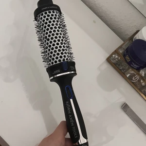 Björn Axén värmeborste - Björn Axén värmeborste i nyskick, knappt använd. 45mm bred