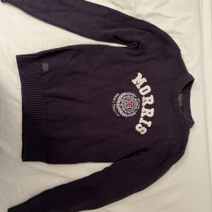 Morris kofta - 9/10 skick, knappt använd, den är blå/grå pch pris går att diskutera 