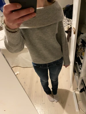 Offshoulder tröja - Säljer min offshoulder tröja❤️storlek XS