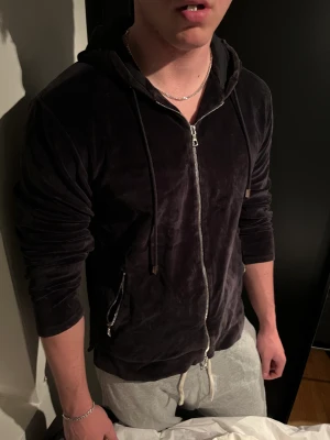 Limitato - Köpt på limitatos hemsida Nypris 4500 Vi diskuterar pris självklart