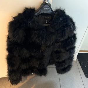 Jacka  - Aldrig använd, stor i storleken 