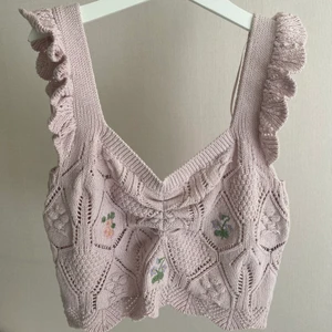 zara topp  - supergulliga stickat zara linne som inte längre går att köpa,, storlek s 💕💕 toppenskick och aldrig använt!