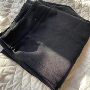 Kostymbyxor  - Säljer dessa kostymbyxor från Kappahl i storlek 34.❤️