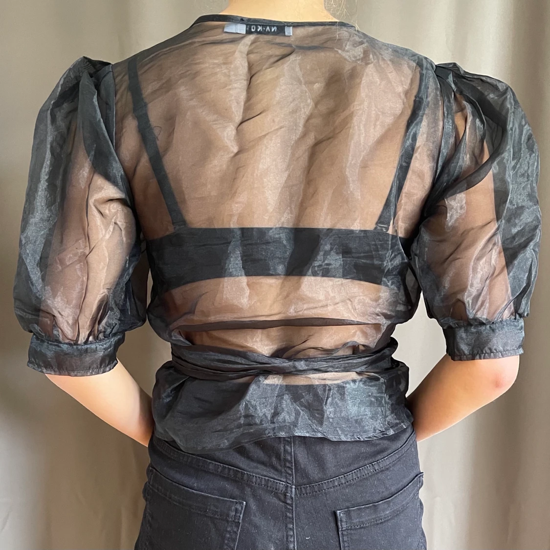 Transparant topp med puffärm - 91