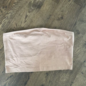 Tub-topp i strl S - Rosa/brun tub-topp från even&odd. Använd ett fåtal gånger. Lite stor i strl och stretchig i materialet :)