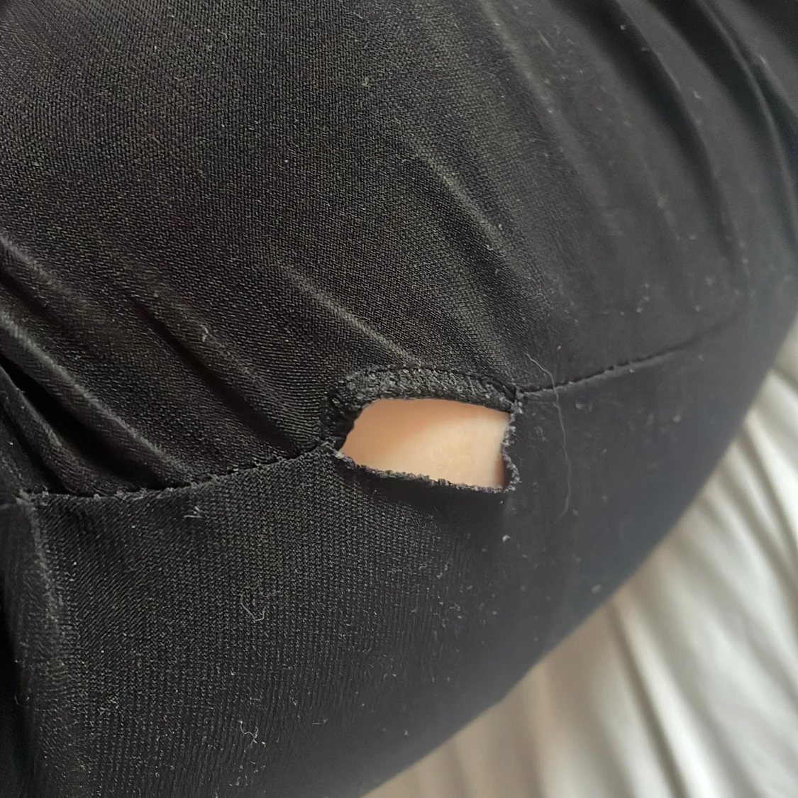 Svart tajt lång klänning  - 91