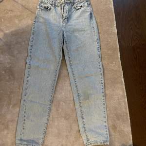 Jeans från Ginatricot