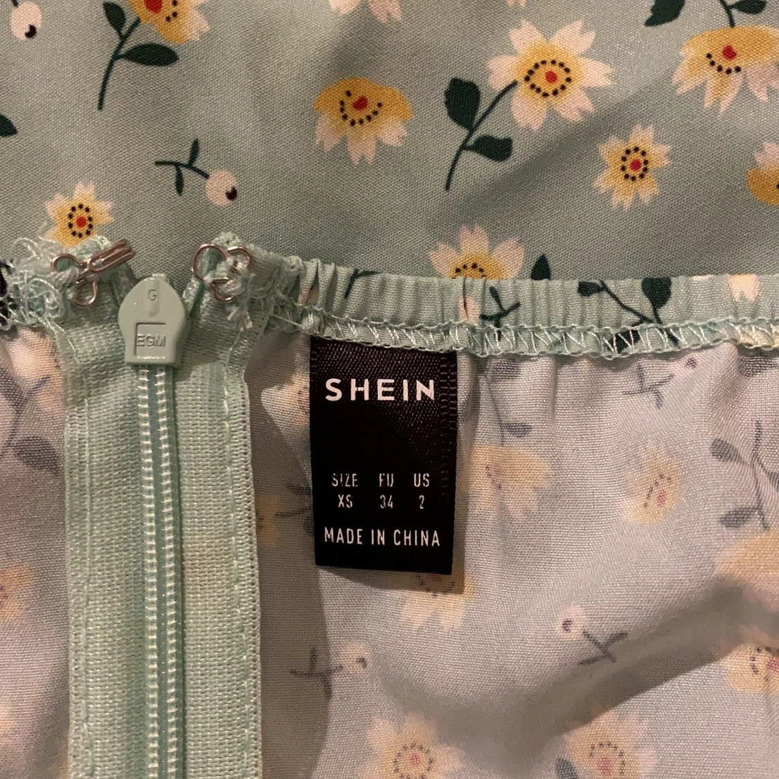 Grön blommig klänning  - 90