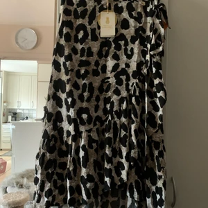 Pernilla wahlgrens kollektion våren 2022 - Köpte denna men för stor bara provad 180 kr storlek 38