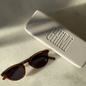 Chimi solglasögon - Design 002. Köparen står för frakten.