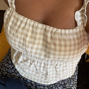 En fin rutig sommar topp - En fin topp man skulle kunna använda till sommaren . Bara använt två gånger