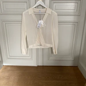 Blus från Mango - Blus från Mango, prislapp kvar