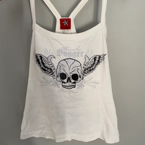 Döskalle topp - Säljer denna topp från Dagger, kom med förslag på hur mycket ni hade kunnat köpa den för.