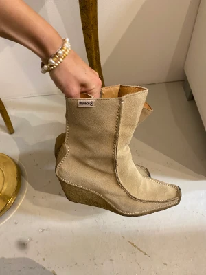 Beiga mocka boots - Intressekoll på mina beiga höst-boots! Skriv gärna prisförslag i kommentar eller privat vad ni hade kunnat tänka er att köpa för :) allt över 200kr välkomnas