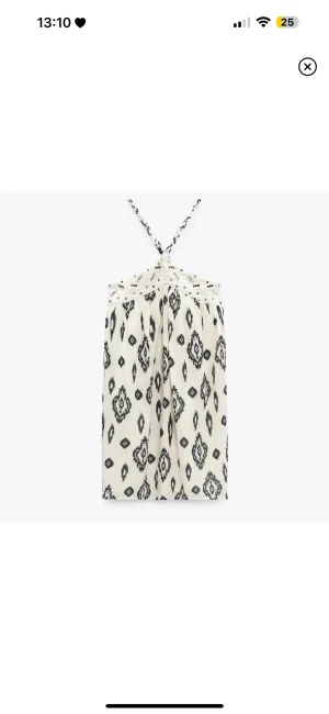 Zara klänning  - Helt ny zara klänning som jag inte använder! Köpte i storlek m men den va för stor så jag sydde in den i ryggen men det är inget man ser så nu sitter den som en s/ xs❤️❤️