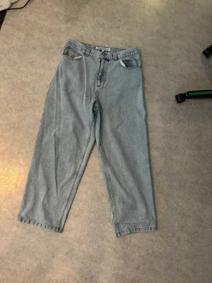 Big boy jeans - Näst intill oanvända polar skate Big boy jeans i storleken L.  Kan skickas över hela sverige